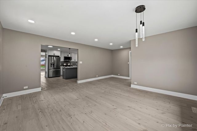 943 Oxford Street, Downers Grove, IL 60516