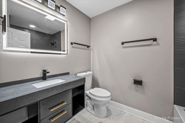 943 Oxford Street, Downers Grove, IL 60516