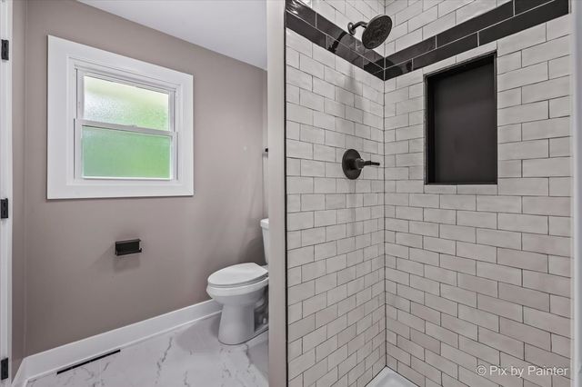 943 Oxford Street, Downers Grove, IL 60516