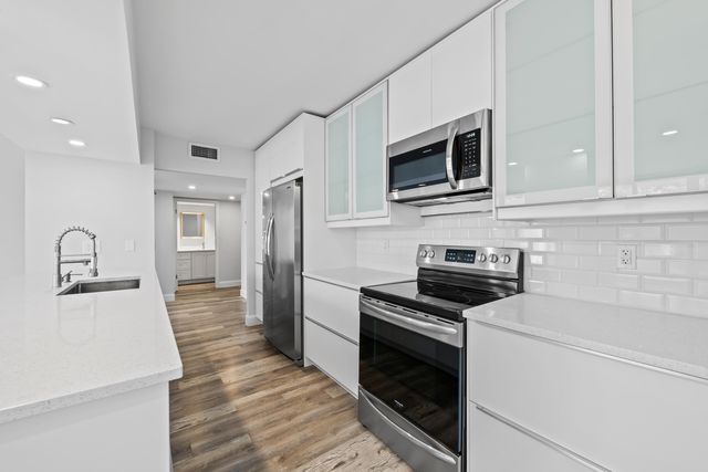 799 Jeffery Street 202, Boca Raton, FL 33487