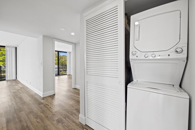 799 Jeffery Street 202, Boca Raton, FL 33487