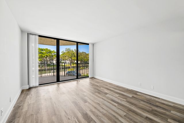 799 Jeffery Street 202, Boca Raton, FL 33487