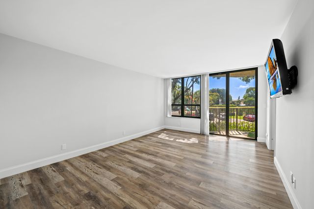799 Jeffery Street 202, Boca Raton, FL 33487