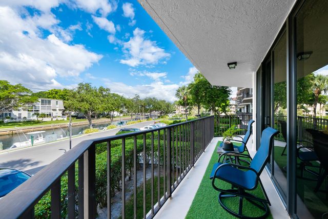 799 Jeffery Street 202, Boca Raton, FL 33487