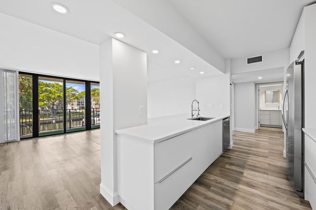 799 Jeffery Street 202, Boca Raton, FL 33487