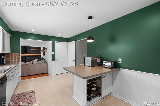 23516 Kim Drive, Clinton Township, MI 48035