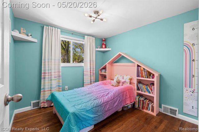 23516 Kim Drive, Clinton Township, MI 48035