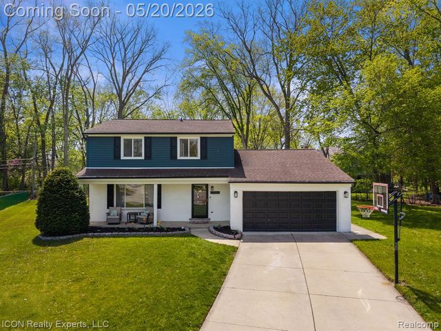 23516 Kim Drive, Clinton Township, MI 48035