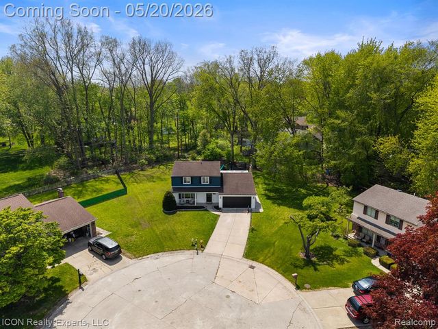 23516 Kim Drive, Clinton Township, MI 48035