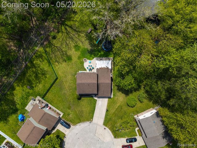 23516 Kim Drive, Clinton Township, MI 48035