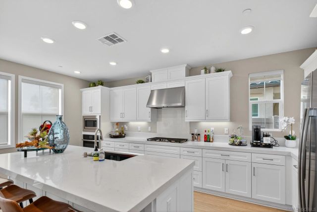 1733 Artemisia Ct, Carlsbad, CA 92011