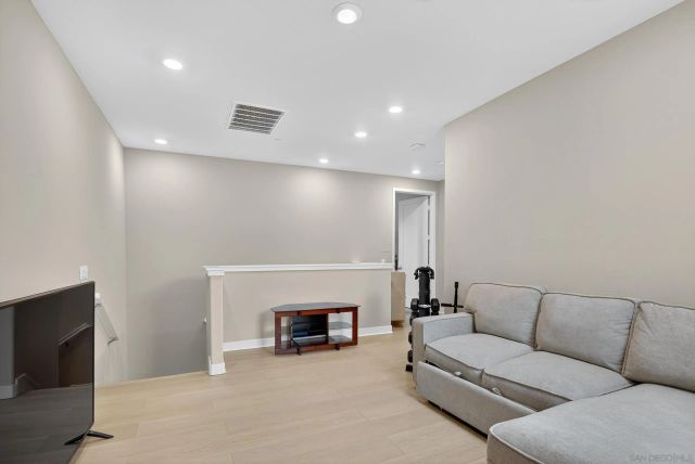 1733 Artemisia Ct, Carlsbad, CA 92011