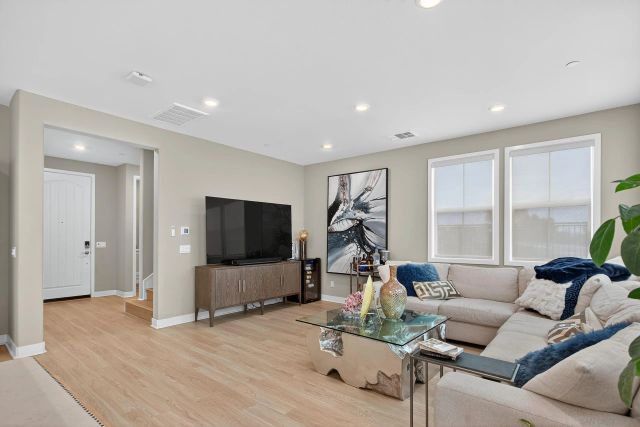 1733 Artemisia Ct, Carlsbad, CA 92011