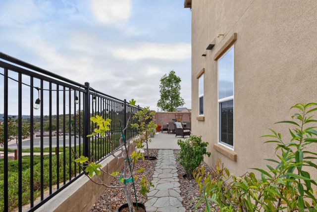 1733 Artemisia Ct, Carlsbad, CA 92011