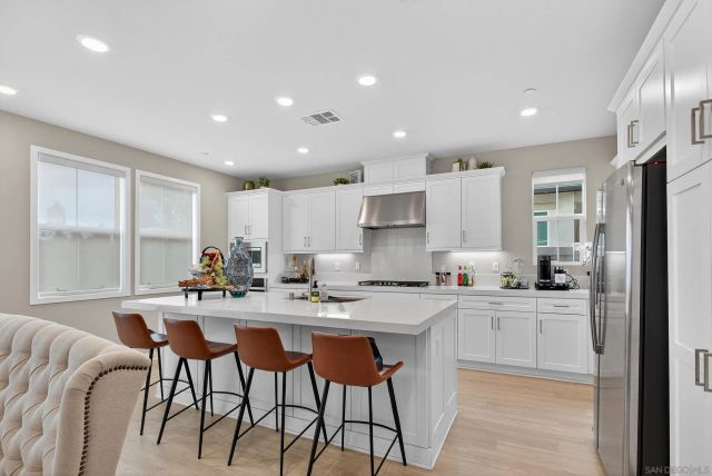 1733 Artemisia Ct, Carlsbad, CA 92011