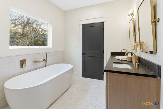 3140 Westview Drive, Canyon Lake, TX 78133