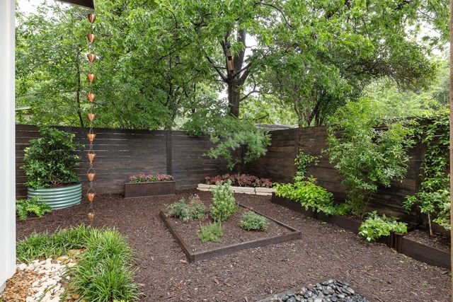 1310 Choquette DR B, Austin, TX 78757