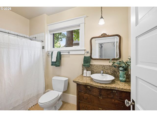 535 N SIMPSON St, Portland, OR 97217