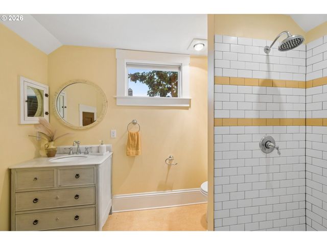 535 N SIMPSON St, Portland, OR 97217
