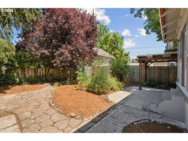 535 N SIMPSON St, Portland, OR 97217