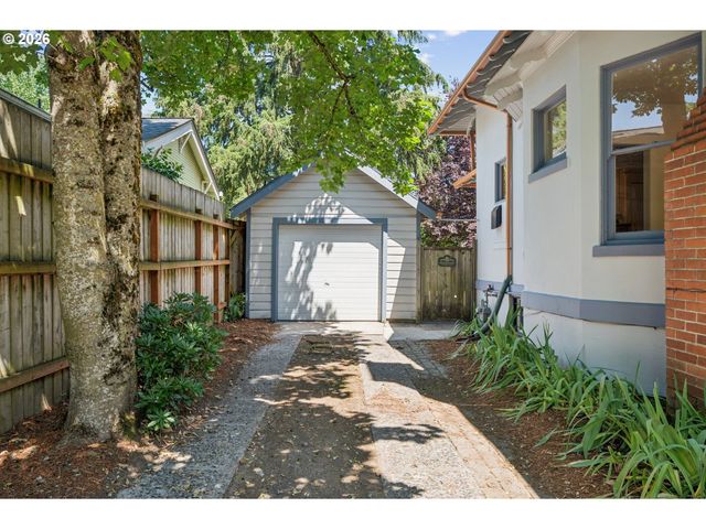 535 N SIMPSON St, Portland, OR 97217