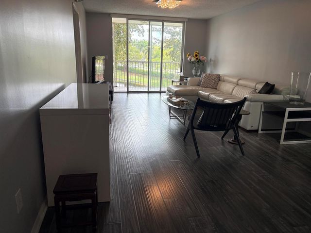 7763 Southampton Terrace 312, Tamarac, FL 33321