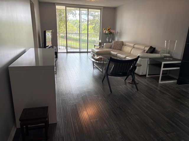 7763 Southampton Terrace 312, Tamarac, FL 33321