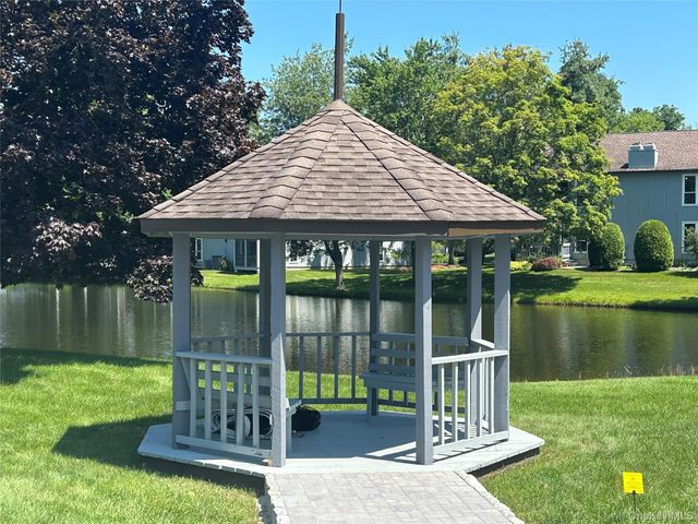 11 Pond Drive W, Rhinebeck, NY 12572