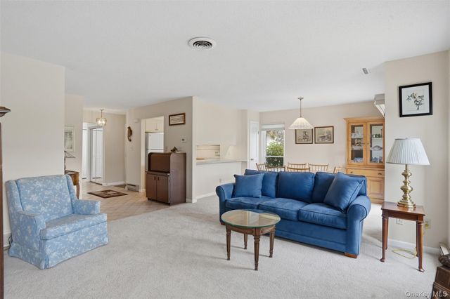 11 Pond Drive W, Rhinebeck, NY 12572