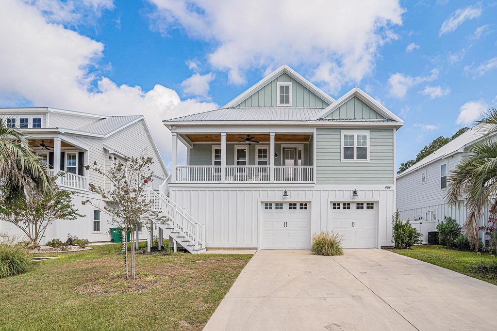 454 Wilcox Ave., Murrells Inlet, SC 29576
