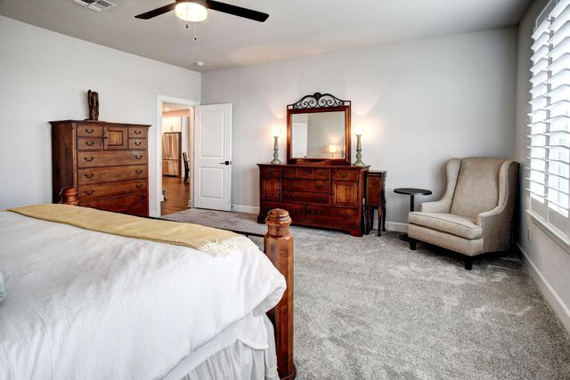 113 Cibolo Creek LOOP, Bastrop, TX 78602