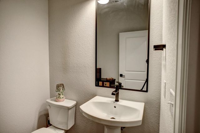 113 Cibolo Creek LOOP, Bastrop, TX 78602