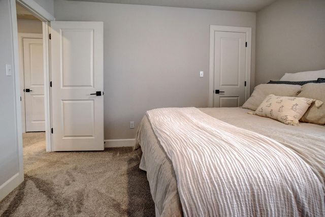 113 Cibolo Creek LOOP, Bastrop, TX 78602