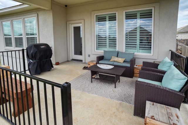 113 Cibolo Creek LOOP, Bastrop, TX 78602
