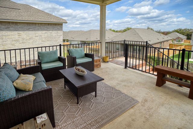 113 Cibolo Creek LOOP, Bastrop, TX 78602