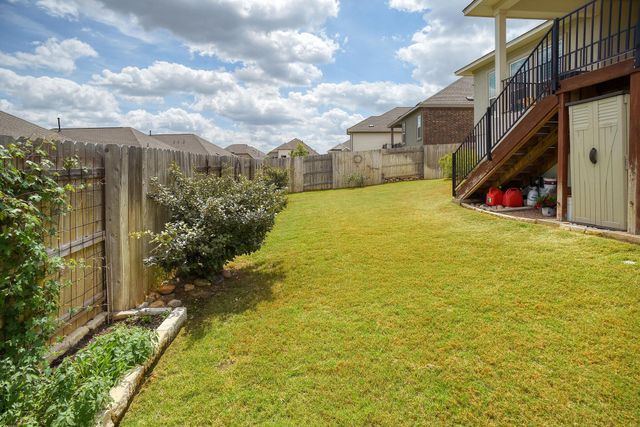 113 Cibolo Creek LOOP, Bastrop, TX 78602