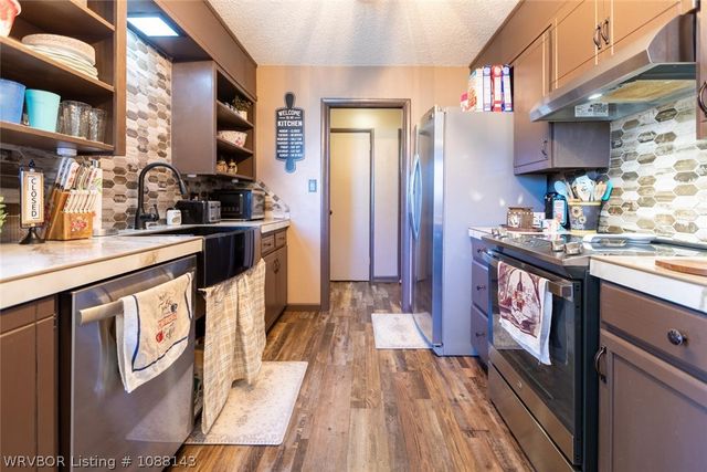 1524 Pineywood Drive, Mcalester, OK 74501