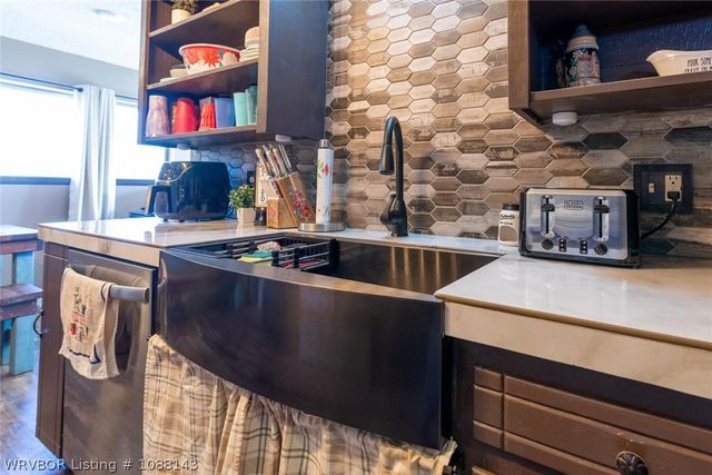 1524 Pineywood Drive, Mcalester, OK 74501