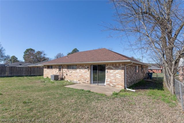 1524 Pineywood Drive, Mcalester, OK 74501