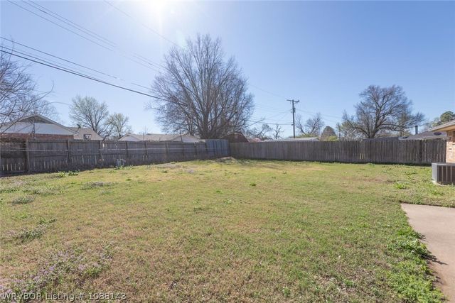 1524 Pineywood Drive, Mcalester, OK 74501