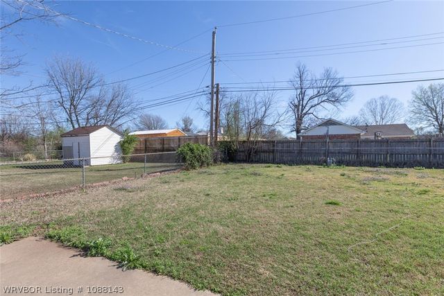 1524 Pineywood Drive, Mcalester, OK 74501