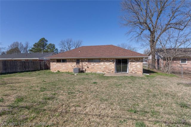 1524 Pineywood Drive, Mcalester, OK 74501