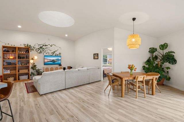 1027 SE M, Grants Pass, OR 97526