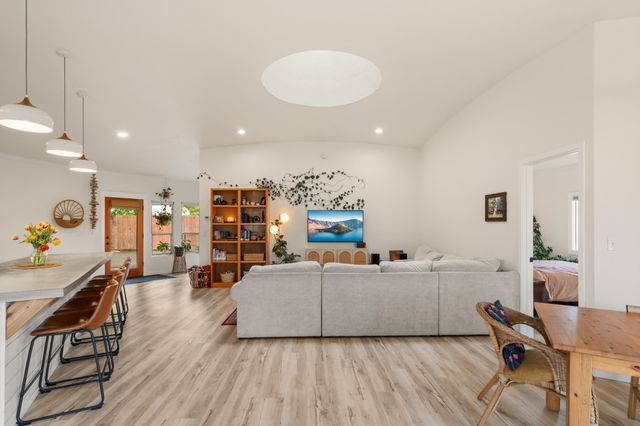 1027 SE M, Grants Pass, OR 97526