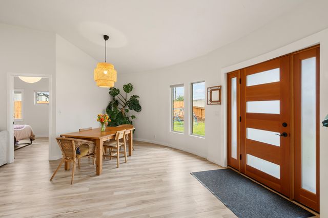 1027 SE M, Grants Pass, OR 97526