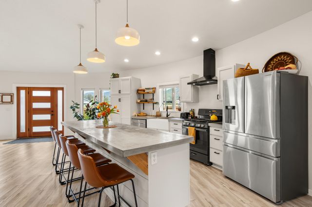 1027 SE M, Grants Pass, OR 97526