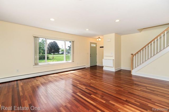1147 Tienken Court, Rochester Hills, MI 48306