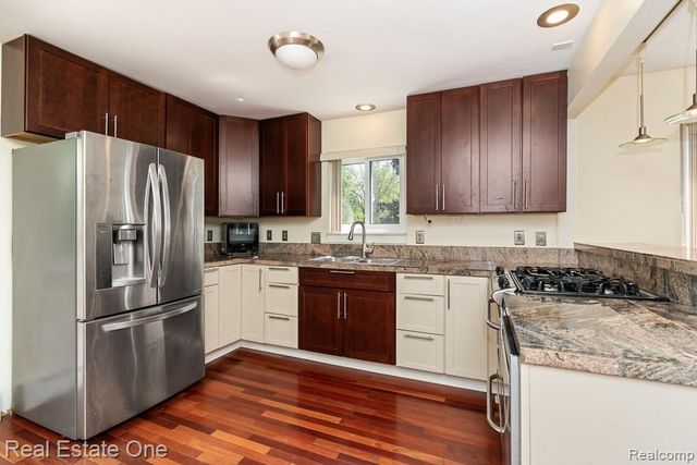 1147 Tienken Court, Rochester Hills, MI 48306