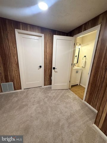 6830 MONTIVIDEO SQUARE CT, Falls Church, VA 22043