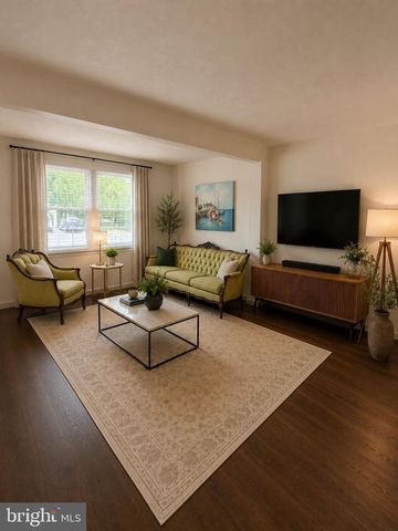 6830 MONTIVIDEO SQUARE CT, Falls Church, VA 22043